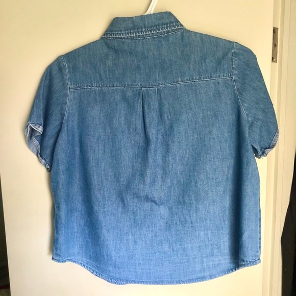 Brandy Melville Short Sleeve Button-Up Shirt - Picture 3 of 4